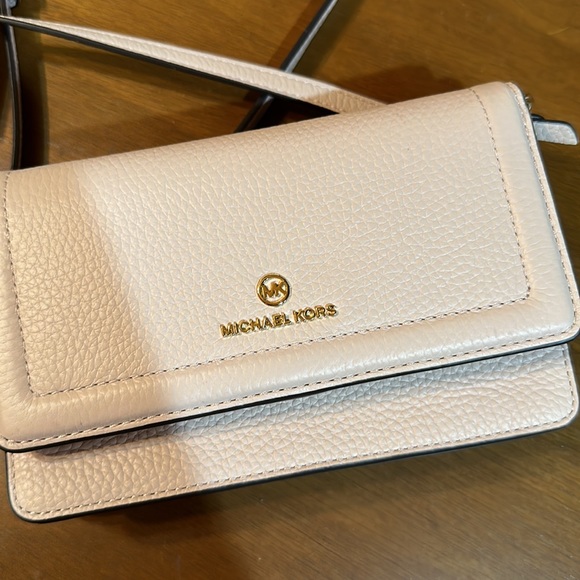 Brand new Michael Kors light pink crossbody! - Picture 2 of 5